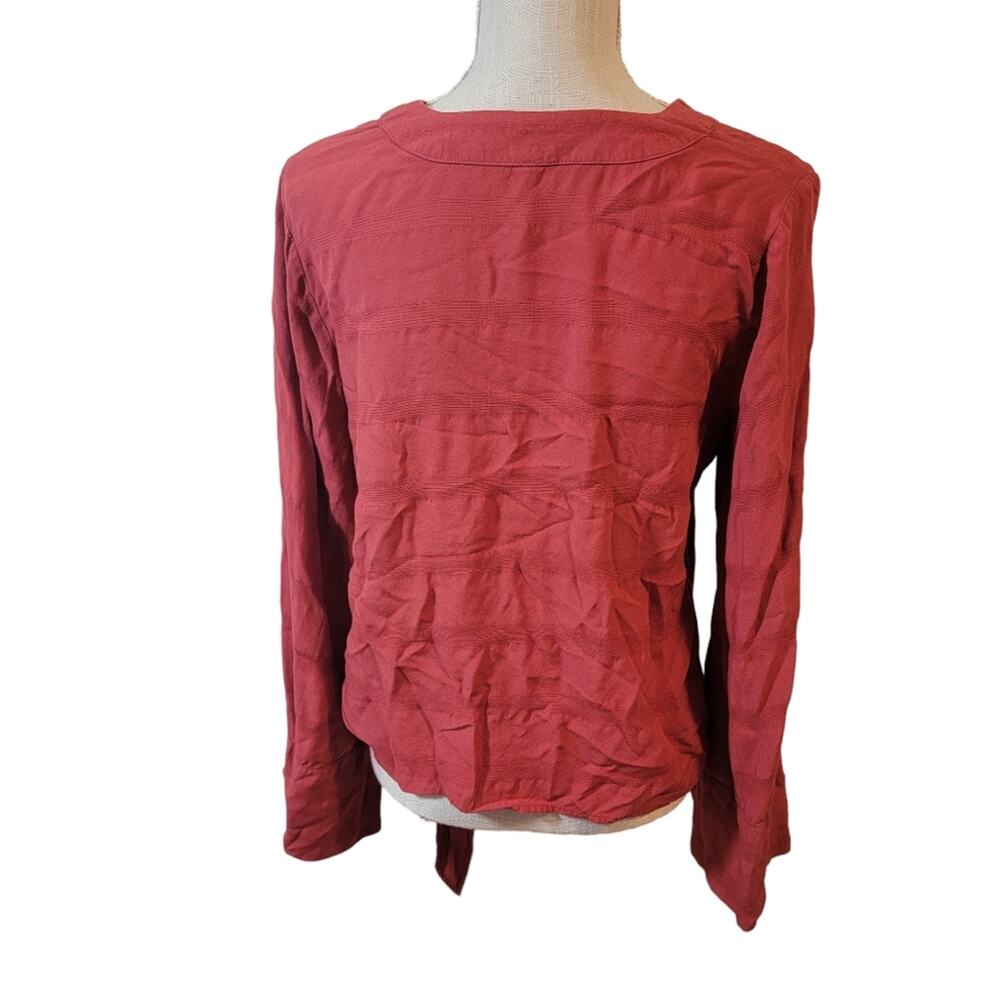 Free People Side Tie Bell Sleeve Deep Coral/Rust V-Neck Blouse Size Small - Picture 2 of 6